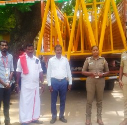 இந்திய கம்யூனிஸ்டு கட்சி செயலாளர் எஸ்.எம். செந்தில்குமார் முயற்சியால் குடந்தை ஜவுளி உரிமையாளர் மூலம் 10 பேரிக்காடுகள்