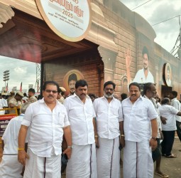 தி.மு.க. முப்பெரும் விழாவில் கழக நிர்வாகிகளுடன் மயிலாடுதுறை மாவட்ட அரசு வழக்கறிஞர் டாக்டர் இராம. சேயோன்