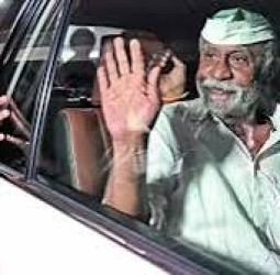 மும்பை நிழல் உலக தாதாக்களுக்கு சவாலாக இருந்த அருண் காவ்லிக்கு 17 வருட சிறைக்கு பிறகு ஜாமீன்