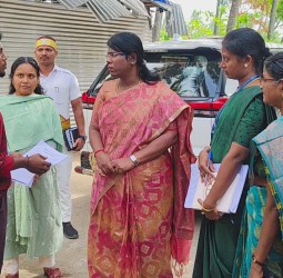 முதலமைச்சரின் தாயுமானவர் திட்ட செயல்பாடுகள் குறித்து கலெக்டர் அழகுமீனா நேரில் ஆய்வு