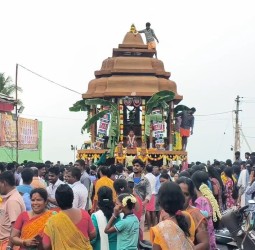 கிளிஞ்சல்மேடு கிராமத்தில் எல்லையம்மன் கோவில் தேர் வெள்ளோட்டம்