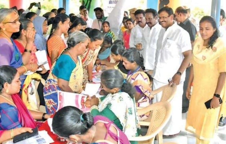 ஆவடியில் நடந்த உங்களுடன் ஸ்டாலின் முகாம்