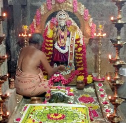 ஸ்ரீ சொர்ணாம்பிகை அம்மனுக்கு நவராத்திரி 6-ஆம் நாள் விழா