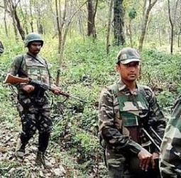 சத்தீஸ்கரில் 10 நக்சல்கள் சுட்டுக்கொலை! 26 பேர் கைது!