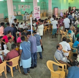 ஆயந்தூர் கிராமத்தில் பெண்களுக்கு சிறப்பு முகாமை புதுச்சேரி ஜிப்மர் மருத்துவமனை நேற்று நடத்தியது