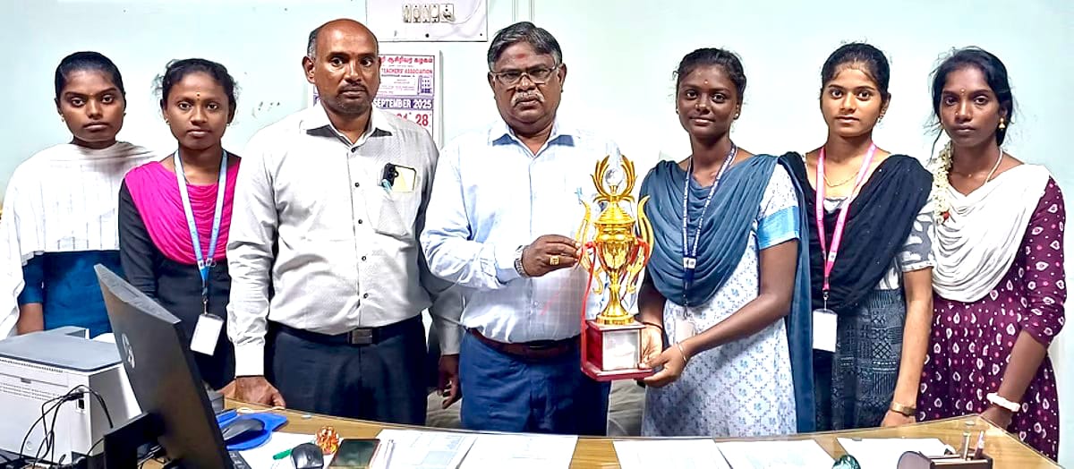 முதலமைச்சர் கோப்பைக்கு, கல்லுாரி அணிகளுக்கு இடையே மாவட்ட அளவில் பூப்பந்துப் போட்டி