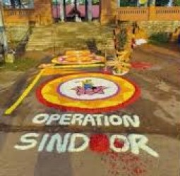 கேரள கோயிலில் ‘ஆபரேஷன் சிந்தூர்’ பெயரில் மலர் கம்பளம்: ஆர்எஸ்எஸ் தொண்டர்கள் மீது வழக்குப்பதிவு