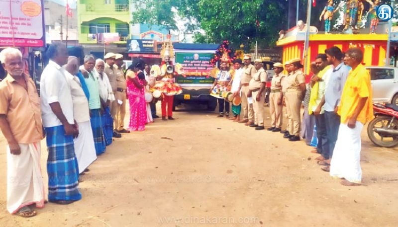 வனகிராமங்களில் கள்ளத் துப்பாக்கிகளை ஒப்படைக்க என வனத்துறை மூலம் பொதுமக்களுக்கு விழிப்புணர்வு