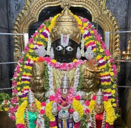 சிறப்பு திருமஞ்சனம் அலங்காரத்தில் ஸ்ரீ பூத நாராயணன்....