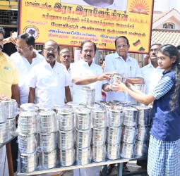 திரு ராமலிங்க சுவாமிகள் மடாலயத்தில், பள்ளி மாணவ மாணவர்களுக்கு அன்னதானம்