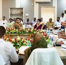 ரேபரேலியில் மாவட்ட வளர்ச்சி கூட்டம்: ராகுல் காந்தி தலைமை தாங்கினார்!