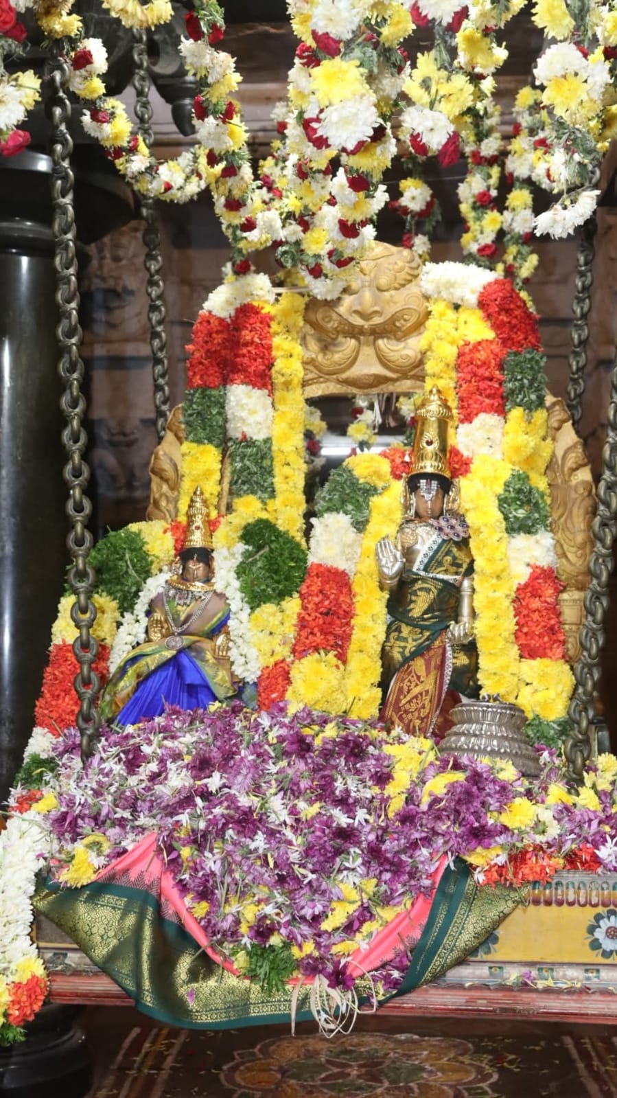 பெருமாள் தாயார் சேர்த்தி ஊஞ்சல் சேவை