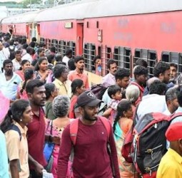 ஐஆர்சிடிசி-ல் ஆதாரை பதிவு செய்தவர்கள் மட்டுமே முதல் 15 நிமிடம் ரயில் டிக்கெட் முன்பதிவு செய்யலாம்: அக். 1 முதல் புதிய நடைமுறை