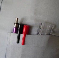 சட்டையில் இடது பக்கம் மட்டும் பாக்கெட் இருப்பது இதுக்குத்தான்* ....