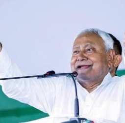 பிஹார் தேர்தலை முன்னிட்டு மாணவர்களுக்கு கல்வி கடன் வட்டி தள்ளுபடி: முதல்வர் நிதிஷ் குமார் அறிவிப்பு