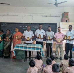 பாரதியார் நினைவு தின உரையரங்கின் பல்திறன் போட்டிகளில் சிறப்பிடம் பெற்ற மாணவர்களுக்கு பரிசுகள்...!