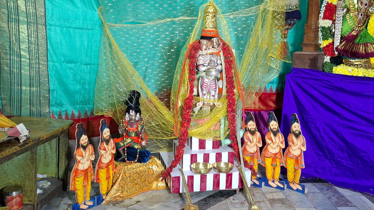 ஸ்ரீராமஸ்வாமி கோவில் கும்பகோணம்.நவராத்ரி 2ம் திருநாள் புத்ரகாமேஷ்டி யாகம்
