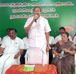 நாமக்கல் மாவட்ட அதிமுக அலுவலகத்தில் நடந்த ஆலோசனை