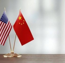 பிரச்சினையை பேசிதான் தீர்க்க முடியும்: அமெரிக்காவின் 100% வரி எச்சரிக்கை பற்றி சீனா கருத்து