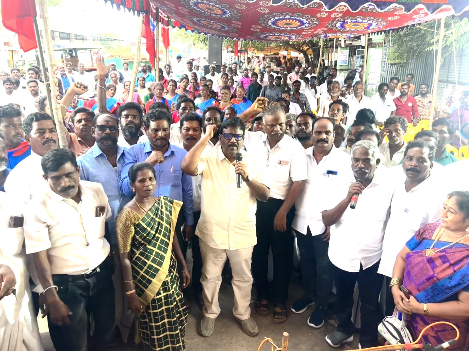 விசிக நடத்திய ஆர்ப்பாட்டத்தில் ரவிக்குமார் எம்பி.