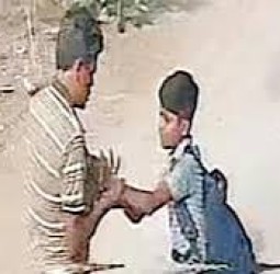 சிறுவனை கடத்த வந்ததாக நினைத்து பழநியில் வடமாநிலத்தவர் மீது பொதுமக்கள் தாக்குதல்