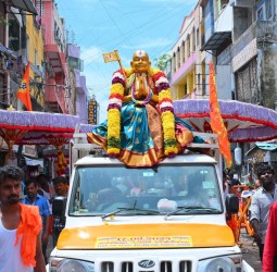 திருமலை திருப்பதியில் புரட்டாசி பிரம்மோற்சவம் நிகழ்ச்சி - விஸ்வ இந்து பரிஷத் தமிழ்நாடு சார்பாக அழகிய வெண்குடைகள்
