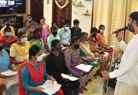 ஏழை மாணவர்களுக்கு கல்வி உதவித்தொகை வழங்கல்