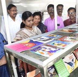 புதுக்கோடையில் இருந்து புறப்பட்ட புத்தகத் திருவிழா விழிப்புணர்வு பிரச்சாரம்