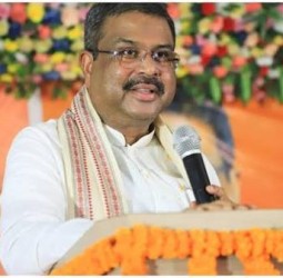 மத்திய அரசு எந்த மொழியையும் திணிக்கவில்லை: அமைச்சர் தர்மேந்திர பிரதான்