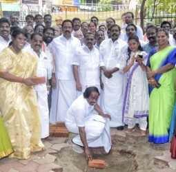 பொன்னப்பநாடார் சிலை அமைக்க அமைச்சர் மனோ தங்கராஜ் அடிக்கல் நாட்டினார்