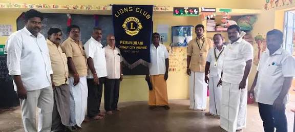 லயன்ஸ் சங்கம் சார்பில் அரசுப் பள்ளிக்கு குடிநீர் சுத்திகரிப்பான் வழங்கல்