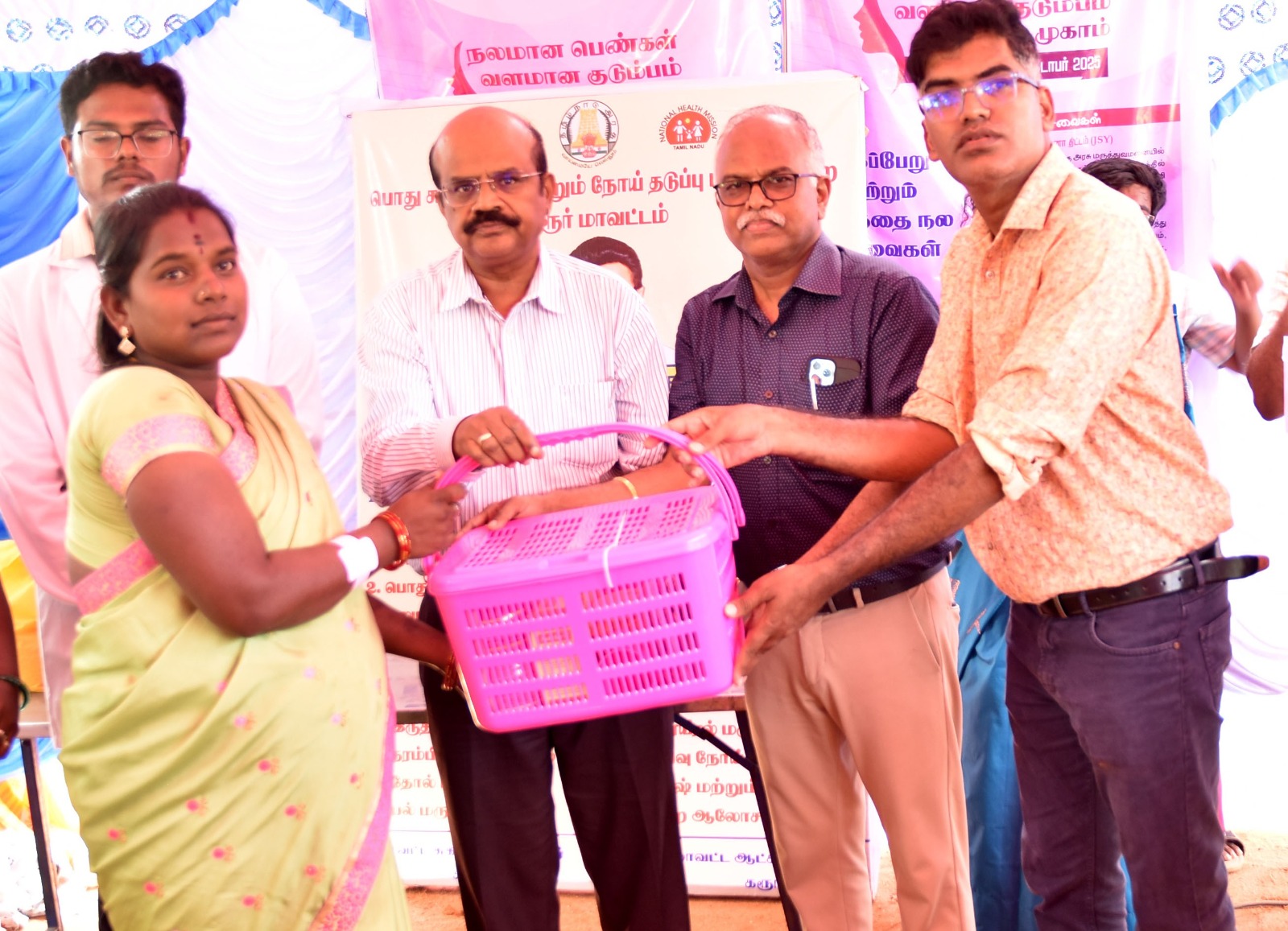 ஸ்ரீபெரும்புதூர் அருகே ஜமீன் தண்டலம் ஊராட்சியில் நலன் காக்கும் ஸ்டாலின் திட்ட முகாம்