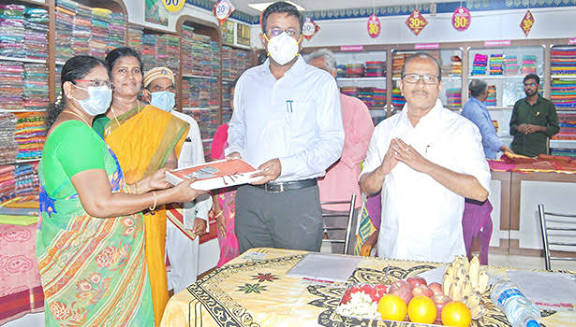 தஞ்சாவூர் கோ-ஆப் டெக்சில் ரூ.2.30 கோடி தீபாவளி விற்பனை இலக்கு