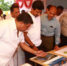 வளைகோல் பந்து (ஹாக்கி) மைதானம் புதுப்பிக்கும் பணி மற்றும் நீச்சல் குளம் அமைக்கும் பணிகளை, துணை முதலமைச்சர் உதயநிதி ஆய்வு