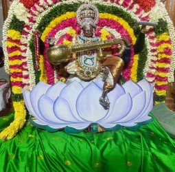 ஸ்ரீ சரஸ்வதி அலங்காரத்தில் சிறுவாச்சூர் ஸ்ரீ மதுர காளியம்மன்