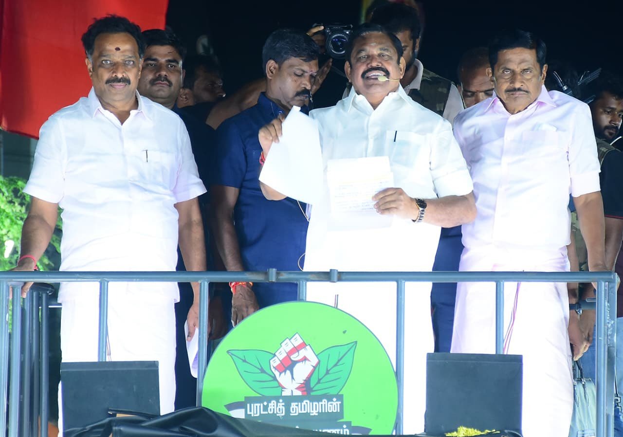 கிருஷ்ணராயபுரம் தொகுதியில் அதிமுக பொதுச் செயலாளர் பழனிசாமி பிரசாரம்