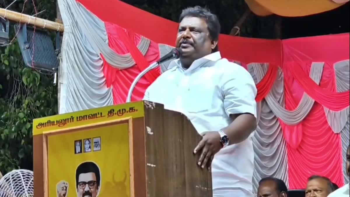 அதிமுகவை ஸ்டாலின் தான் காப்பாற்றணும்- சிவசங்கர்