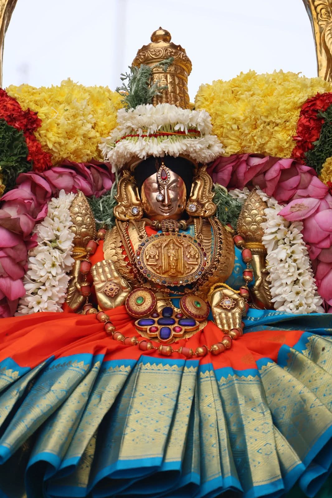 ஸ்ரீ பத்மாவதி தாயார் வெள்ளிக்கிழமை திவ்ய சேவை