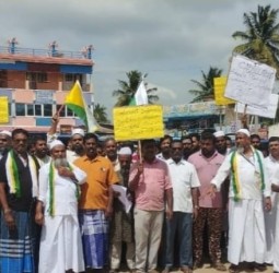 ஜவ்வாது மலை ஒன்றியம் ஜமுனாமரத்தூர் இருந்து காவலூர் வரை சாலையை விரிவுபடுத்த கோரி ஆர்ப்பாட்டம்.