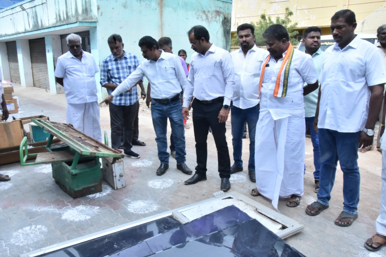 அரசு அலுவலகம் கழிவு சேகரிப்பு இயக்கம் 2.o இன் கீழ் இரண்டாம் கட்டமாக நடைபெற்ற கழிவு சேகரிப்பினை தென்காசி சட்டமன்ற உறுப்பினர் எஸ்.பழனி நாடார் அவர்கள் பார்வையிட்டு ஆய்வு