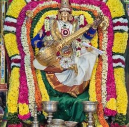 அண்ணாமலையார் ஆலயத்தில் நவராத்திரி விழா   7-ஆம் நாள்