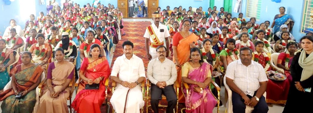 திருவெறும்பூர் எழில்நகரில் நேற்று நடந்த சமுதாய வளைகாப்பு விழா