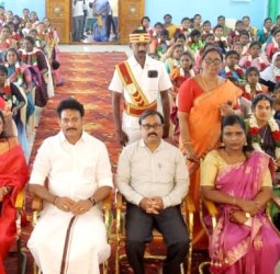 திருவெறும்பூர் எழில்நகரில் நேற்று நடந்த சமுதாய வளைகாப்பு விழா