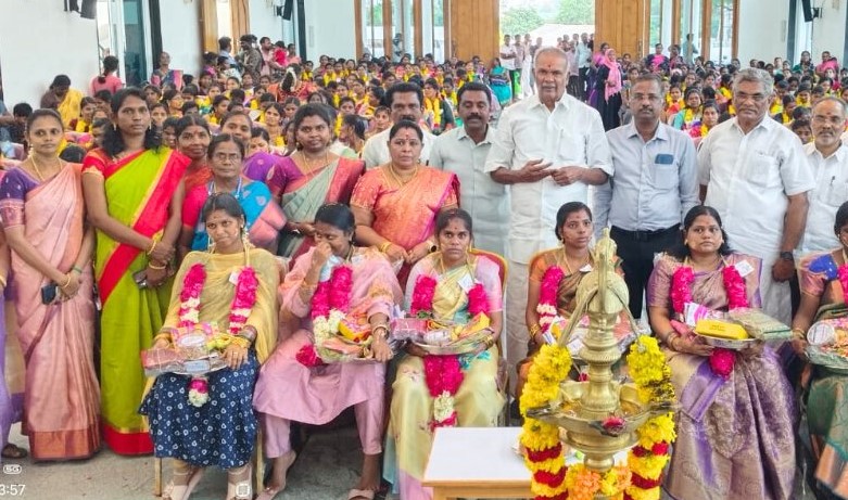 பணகுடியில் நேற்று நடந்த சமுதாய வளைகாப்பு விழா