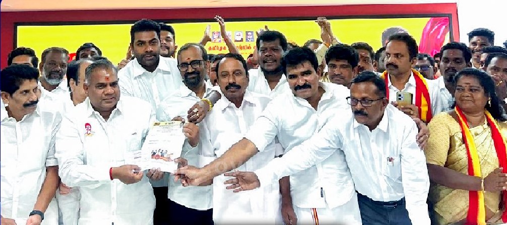 தவெக சார்பில் சட்டசபைத் தேர்தலில் போட்டியிட விருப்ப மனு