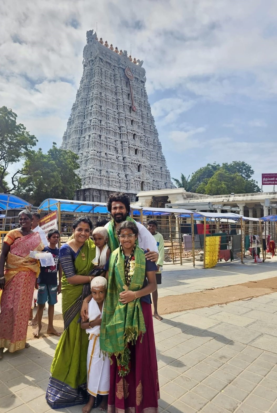 சுப்பிரமணிய சுவாமி கோயிலில் நேற்று நடிகர் சிவகார்த்திகேயன், குடும்பத்தினருடன் சுவாமி தரிசனம்