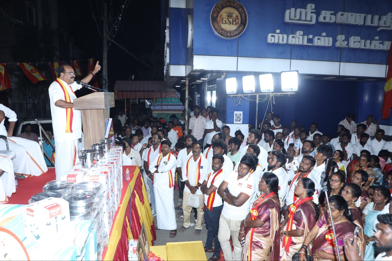 பொன்னியம்மன்மேட்டில் நடந்த தவெக கூட்டம்