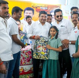 மதுரை மாநகர் மாவட்ட திமுக அயலக அணி சார்பில் நடந்த துணை முதலமைச்சர் உதயநிதி பிறந்தநாள் விழா