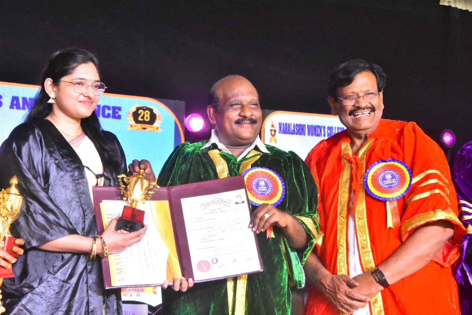 ஆவடி, மகாலட்சுமி கலை மற்றும் அறிவியல் கல்லூரியில் நேற்று நடந்த பட்டமளிப்பு விழா