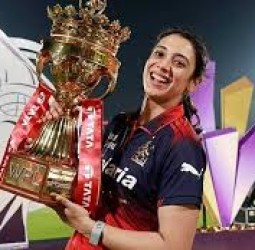 தீவிர காய்ச்சலுடன் விளையாடி கோப்பையை வென்ற ஸ்மிருதி மந்தனா